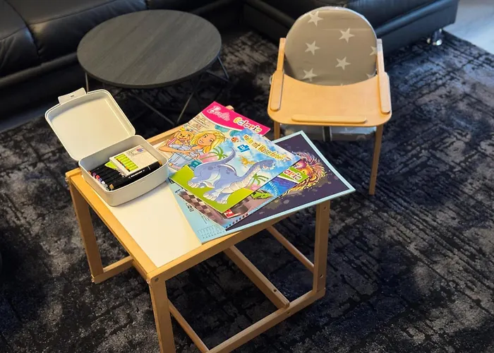 Familienfreundliche Geraeumige Design-Wohnung Mit Balkon Im Zentrum - Apolonialiving