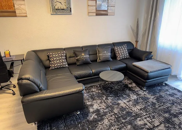 Familienfreundliche Geraeumige Design-Wohnung Mit Balkon Im Zentrum - Apolonialiving