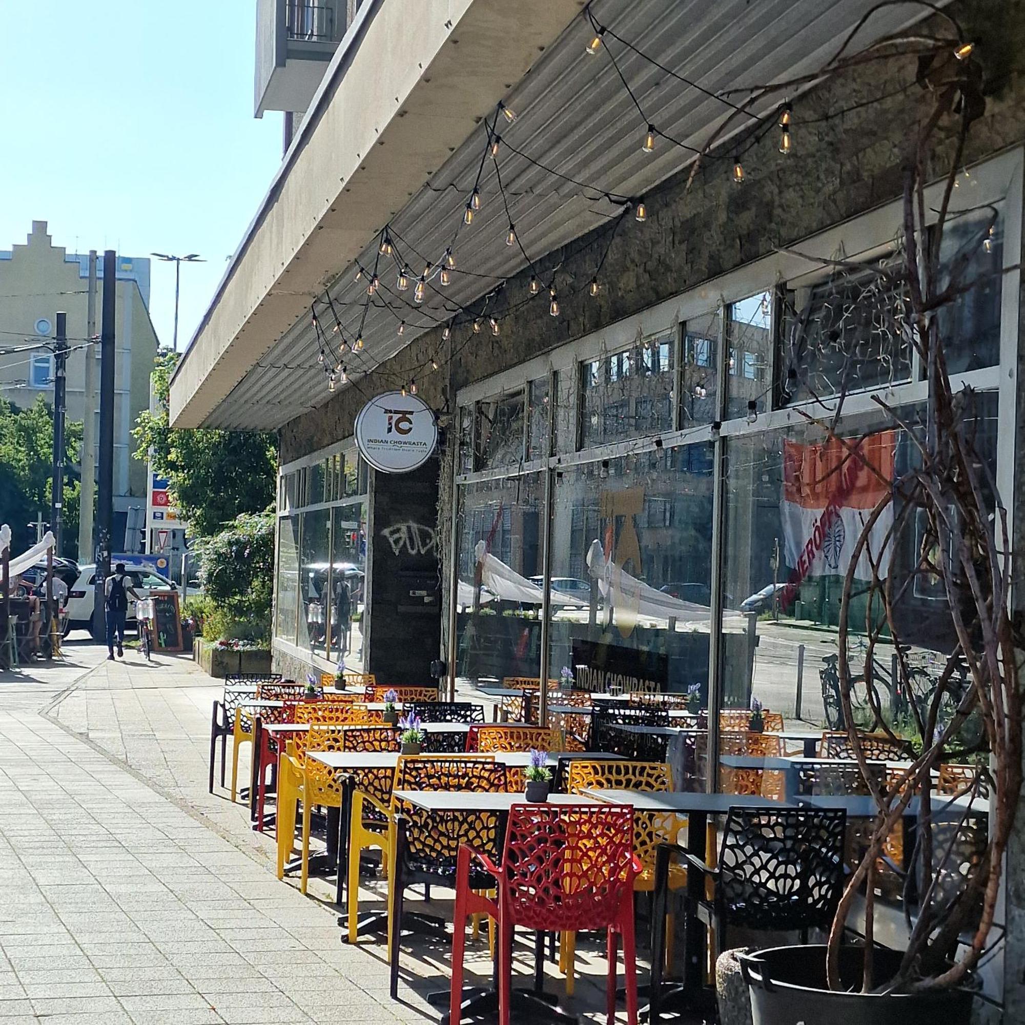 Familienfreundliche Geraeumige Design-wohnung Mit Balkon Im Zentrum - Apolonialiving * Karlsruhe