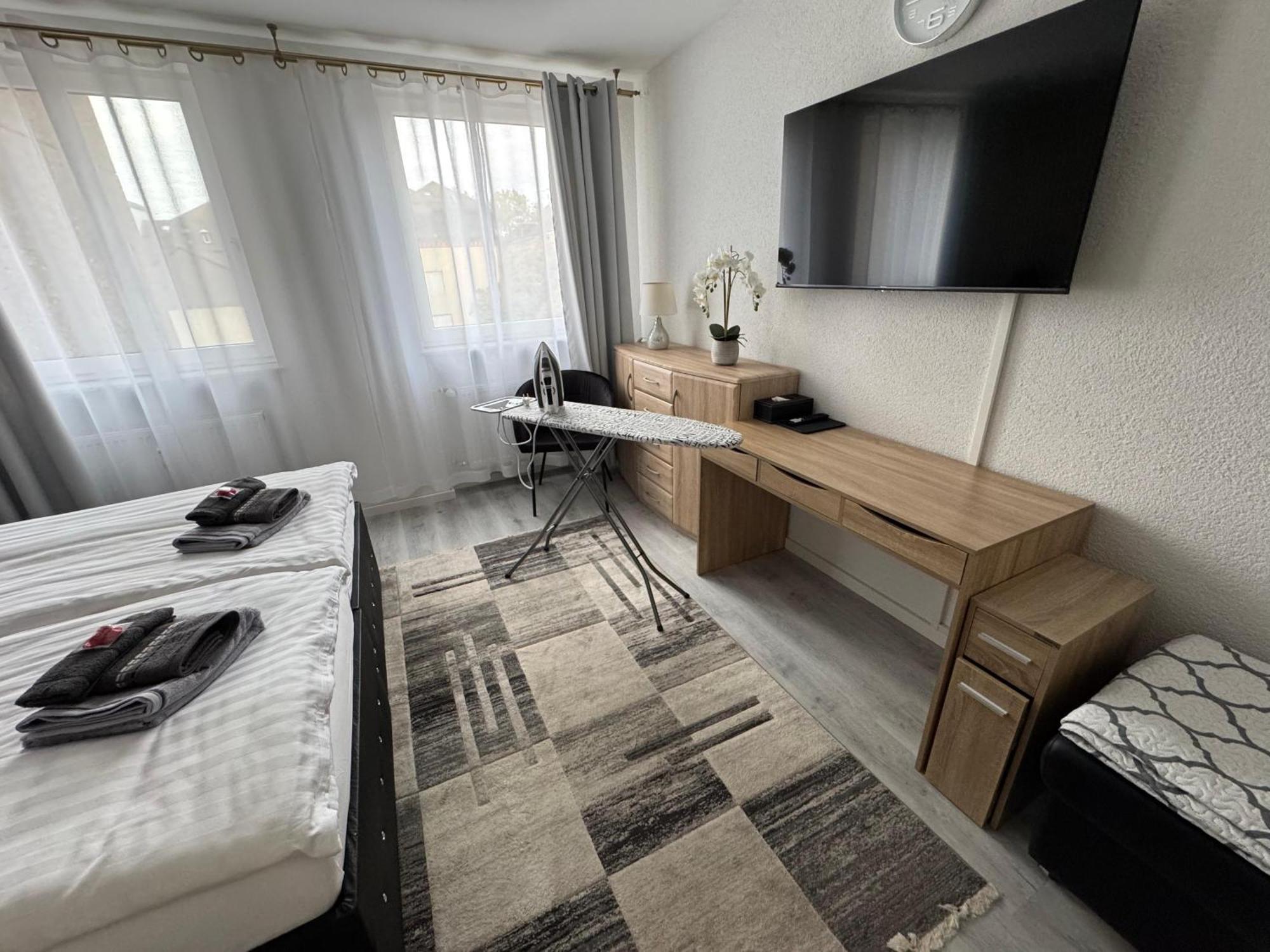 Apartment Familienfreundliche Geraeumige Design-wohnung Mit Balkon Im Zentrum - Apolonialiving *