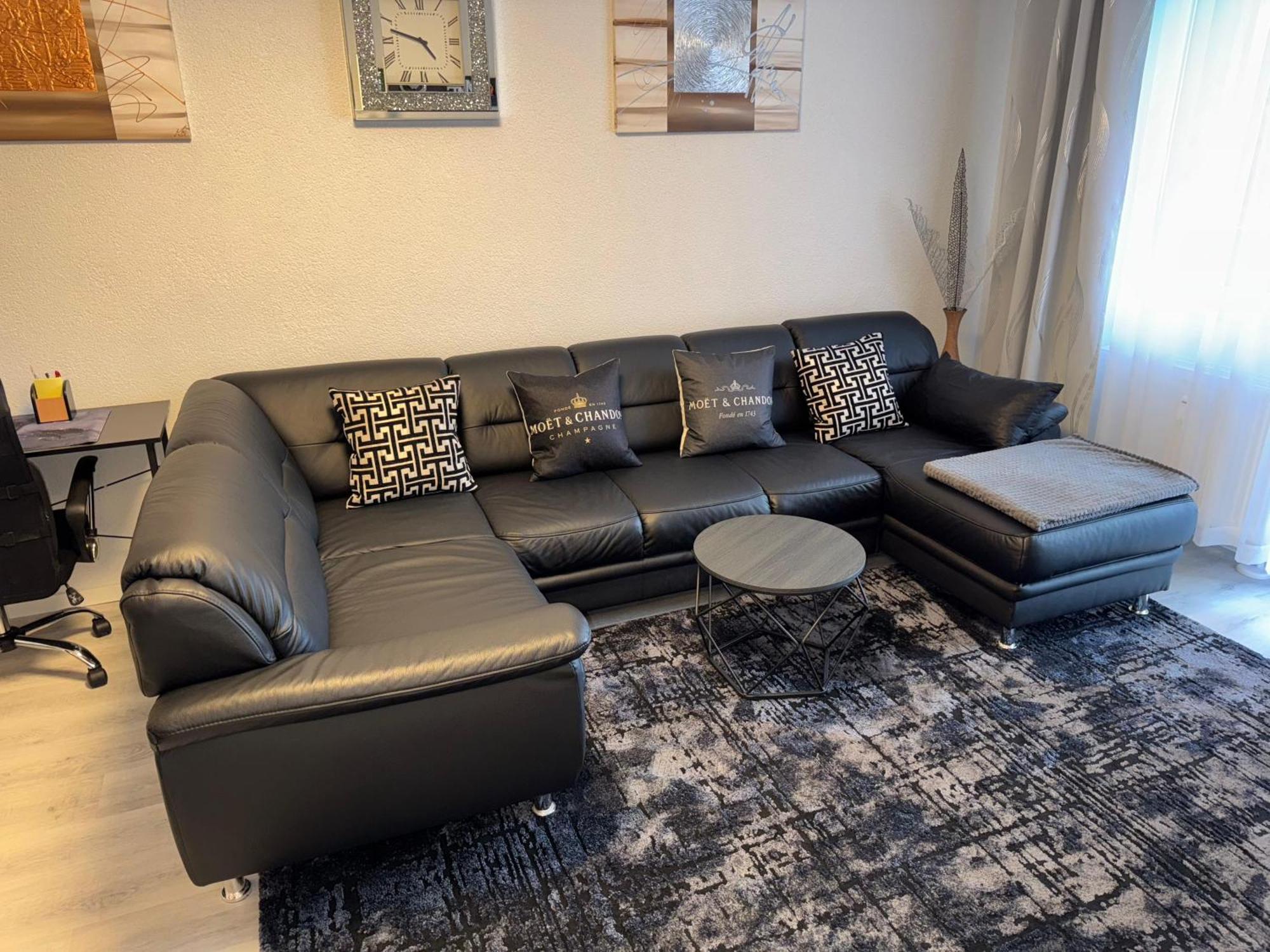 Apartment Familienfreundliche Geraeumige Design-wohnung Mit Balkon Im Zentrum - Apolonialiving *