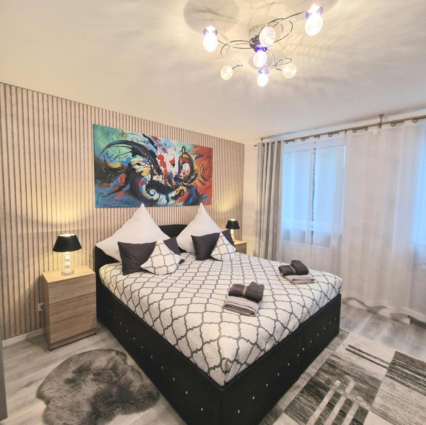Familienfreundliche Geraeumige Design-wohnung Mit Balkon Im Zentrum - Apolonialiving Apartment Karlsruhe