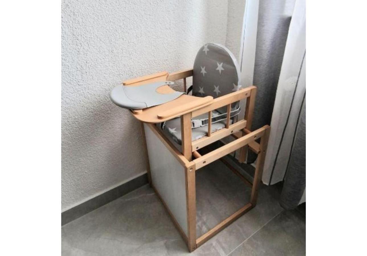 Familienfreundliche Geraeumige Design-wohnung Mit Balkon Im Zentrum - Apolonialiving Karlsruhe